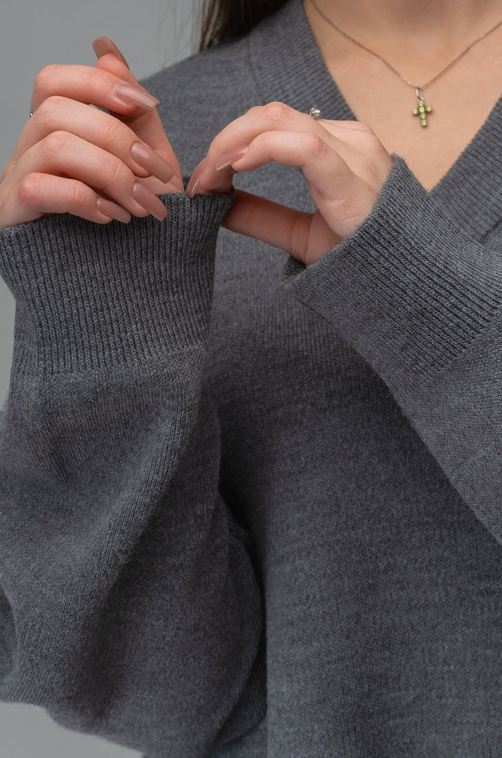 Женский удлиненный джемпер оверсайз с V-вырезом Happyfox - Happy fox фото 6