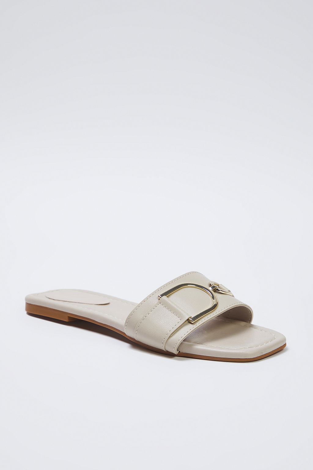 Bej Metal Aksesuar Detayl? Kad?n Terlik TAKSS25TE00015