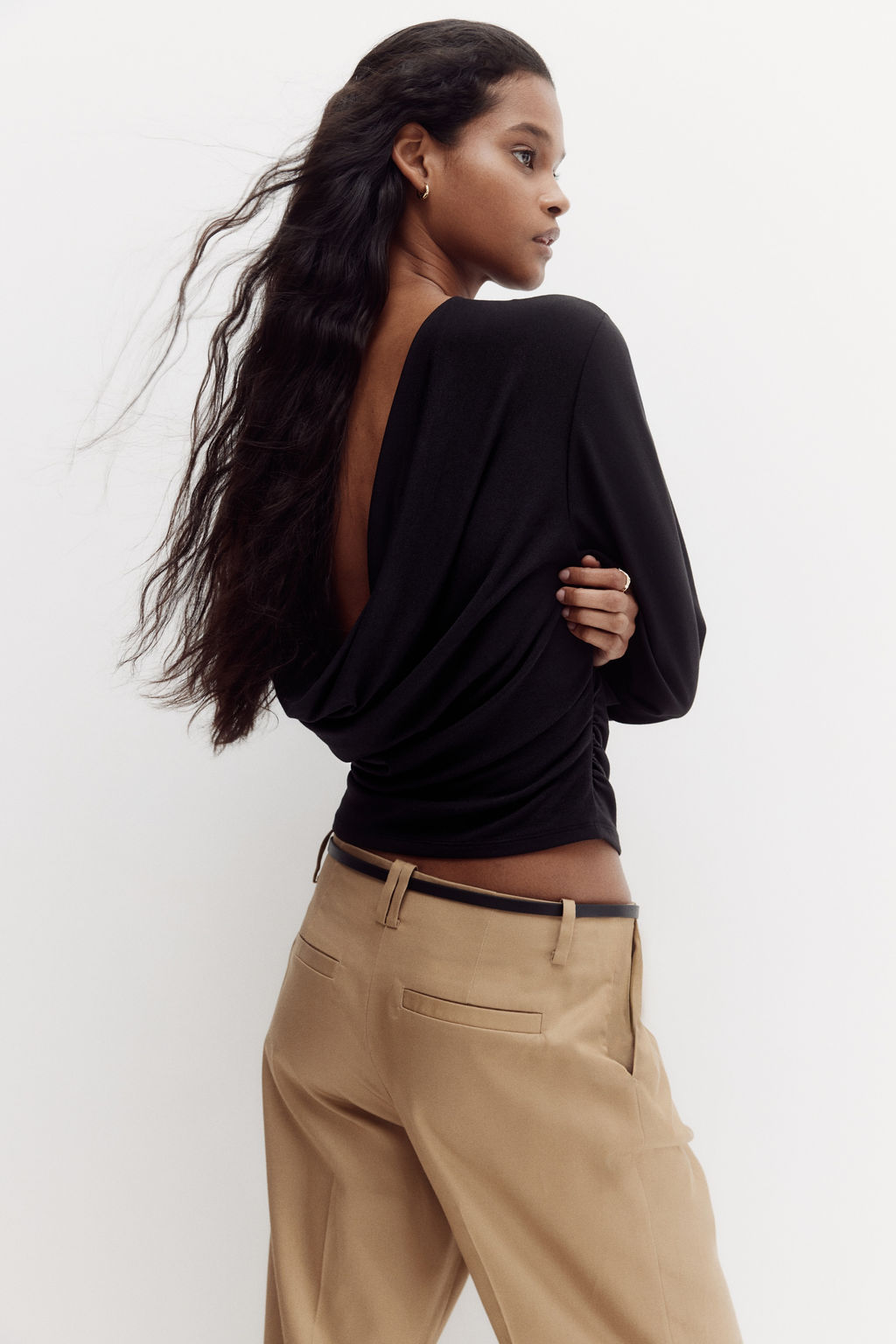 Top de punto con espalda drapeada - H&m фото 4