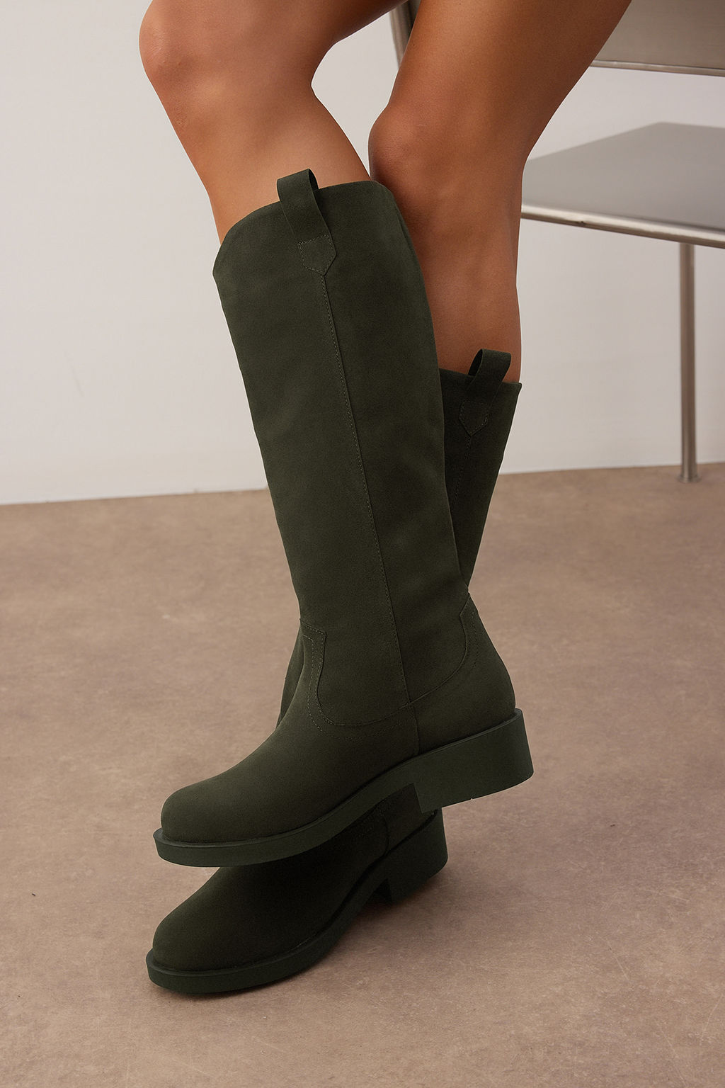 Koyu Kahverengi Suet Duz Topuklu Kad?n Cizme TAKAW26CZ00019 - Trendyolmilla фото 8