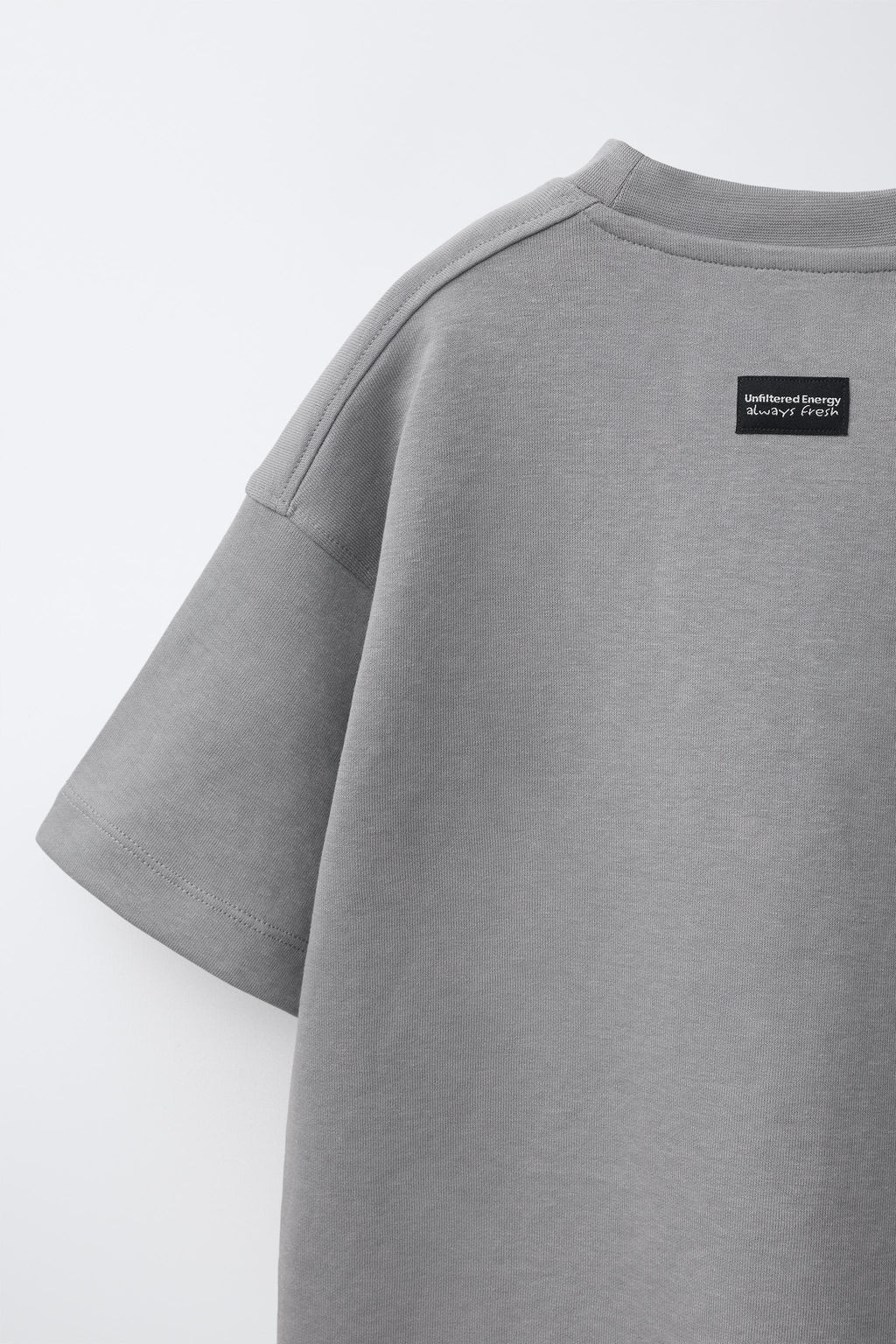 CONJUNTO CAMISETA Y BERMUDA INTERLOCK / Gris vigor?