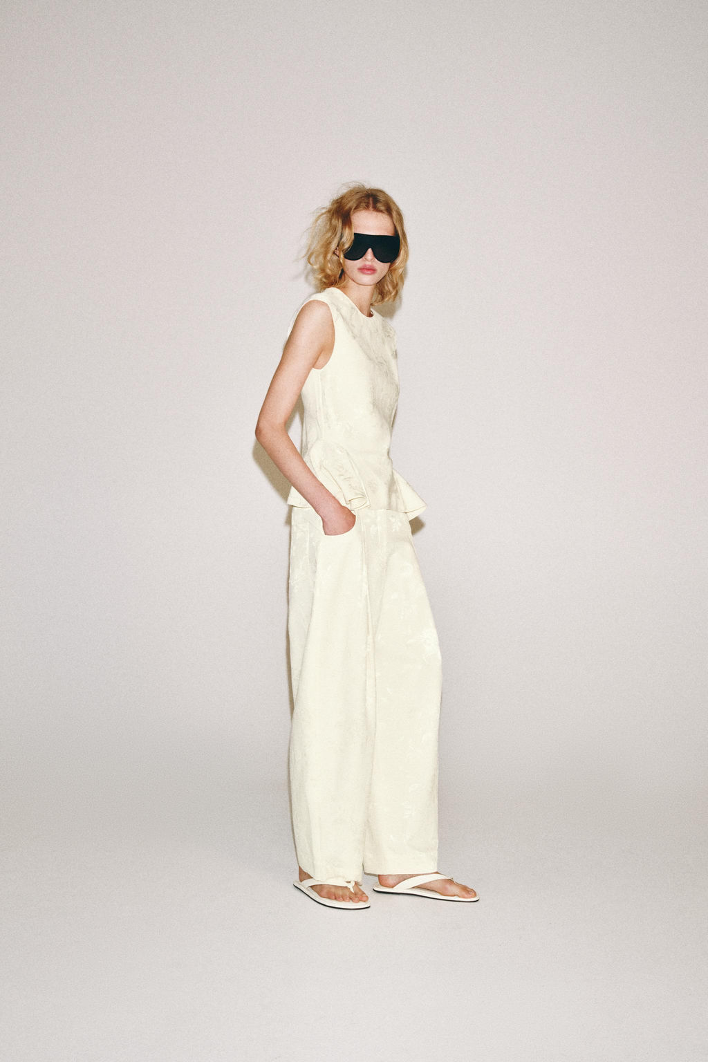PANTAL?N BARREL JACQUARD ZW COLLECTION / Crudo / Beige - Zara фото 6