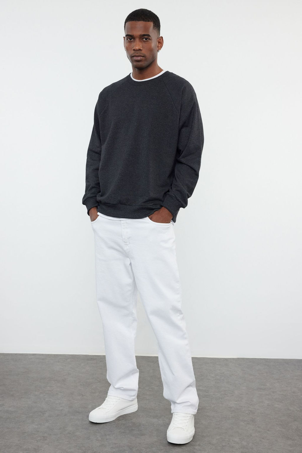 TRENDYOL MAN Siyah Regular Fit Ici Polar/S?cak Tutan Sweatshirt TMNAW23SW00190 - Trendyolmilla фото 2