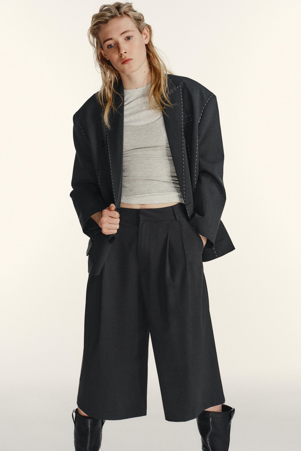 WIDE BERMUDA SHORTS WITH PLEATS - Zara фото 2