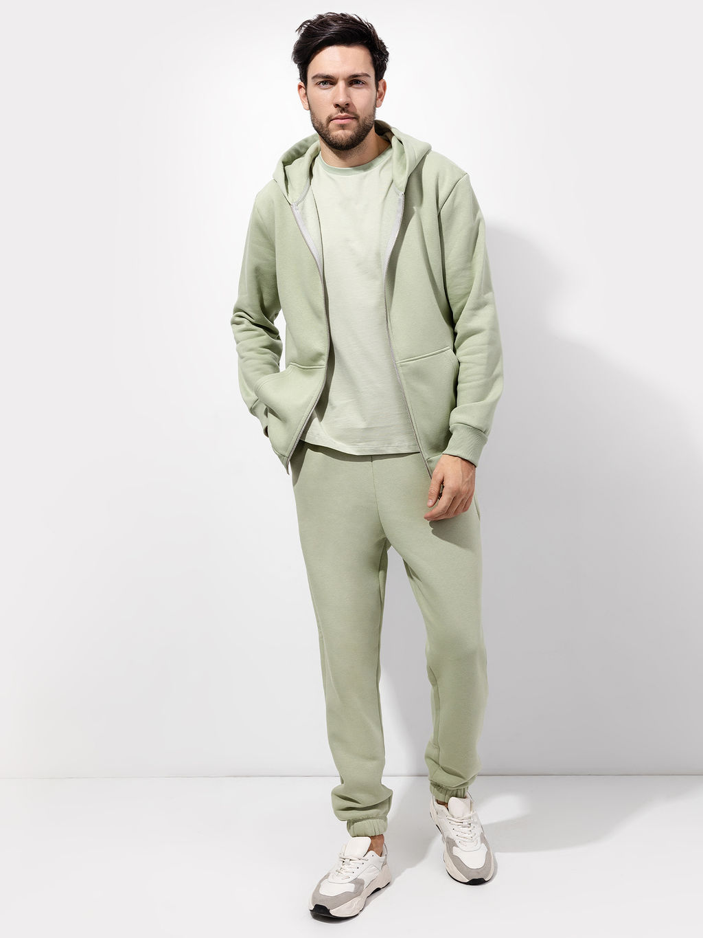 Утепленные мужские джоггеры в оттенке "пыльный зеленый" пыльный зеленый 181225