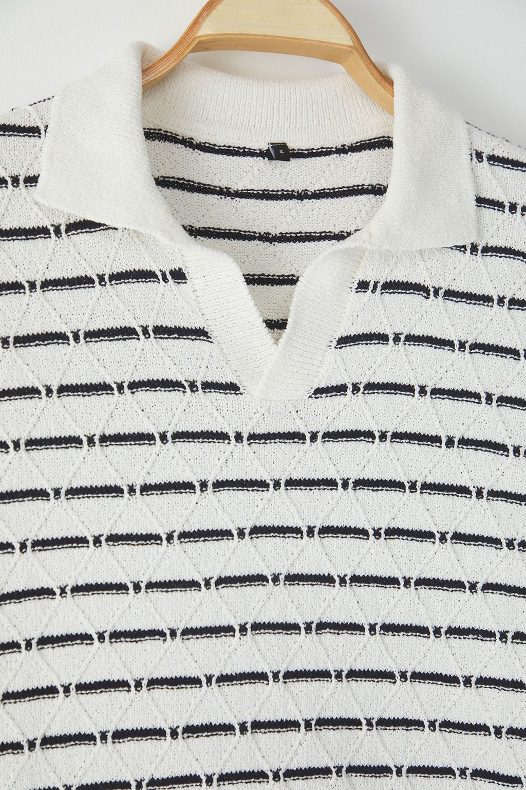 TRENDYOL MAN Ekru -Lacivert Cizgili Regular Fit Dokulu Polo Yaka Triko Tshirt TMNSS25PO00039 - Trendyolmilla фото 7