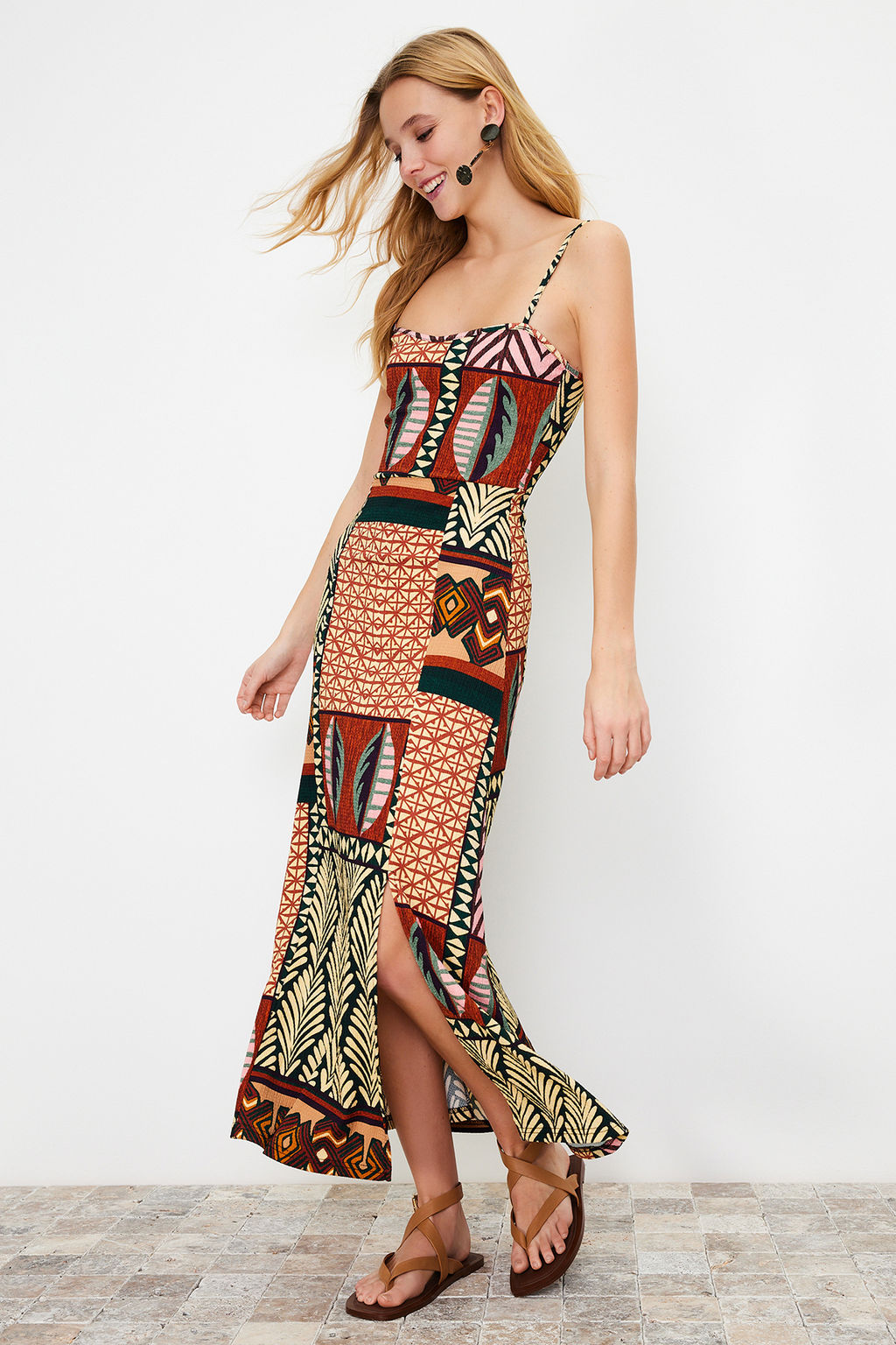 TRENDYOLMILLA Cok Renkli Ayarlanabilir Ask?l? Bask?l? Ask?l? Burumcuk/Dokulu Orme Midi Elbise TWOSS24EL00401