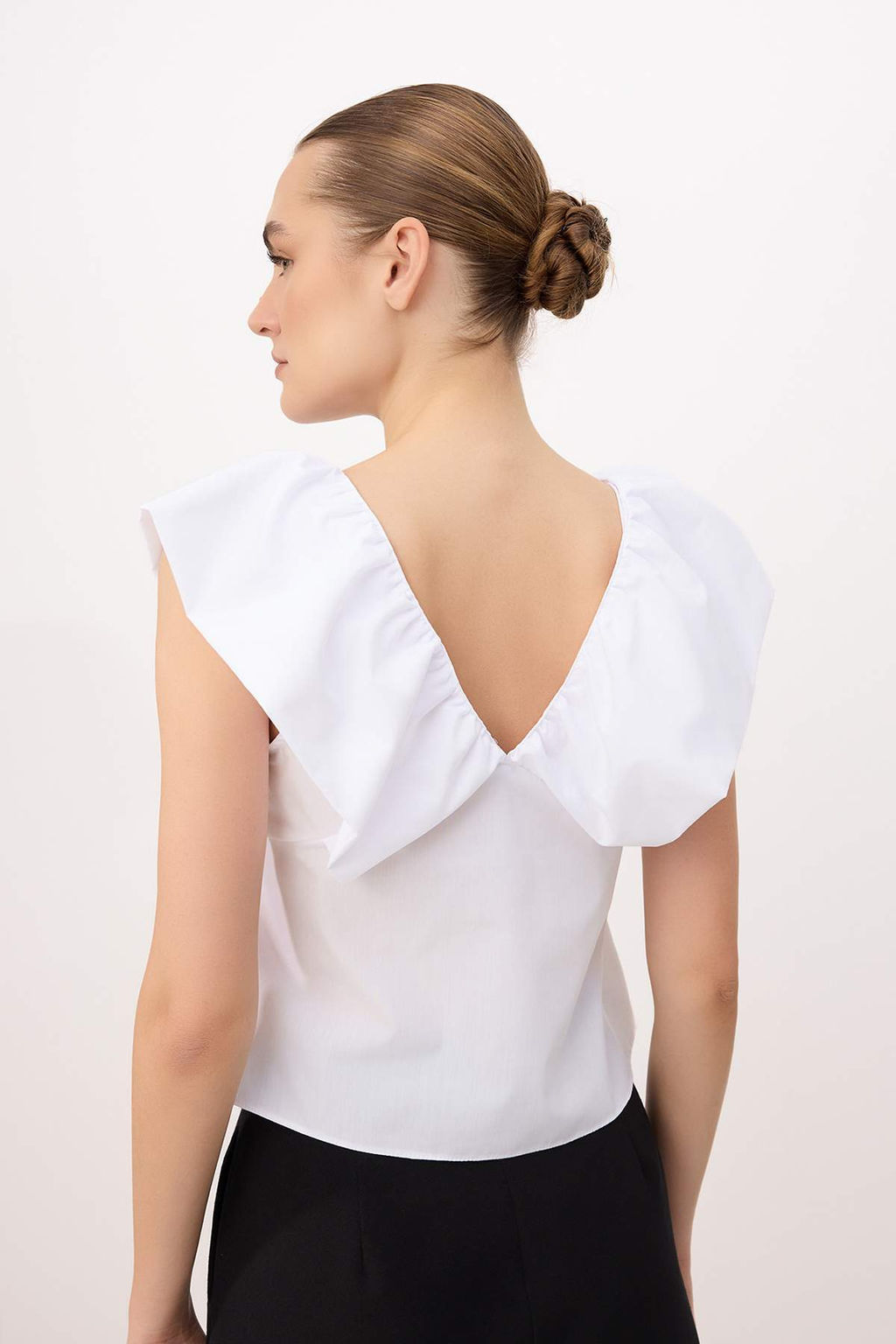 Beyaz Fiyonk ve F?rf?r Detayl? Poplin Dokuma Bluz TWOSS26BZ00398 - Trendyolmilla фото 4
