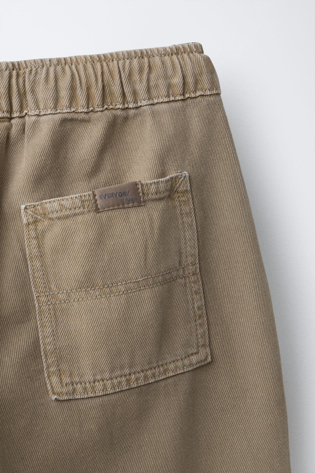 PANTAL?N SARGA FLUIDO STRAIGHT / Marr?n - Zara фото 4