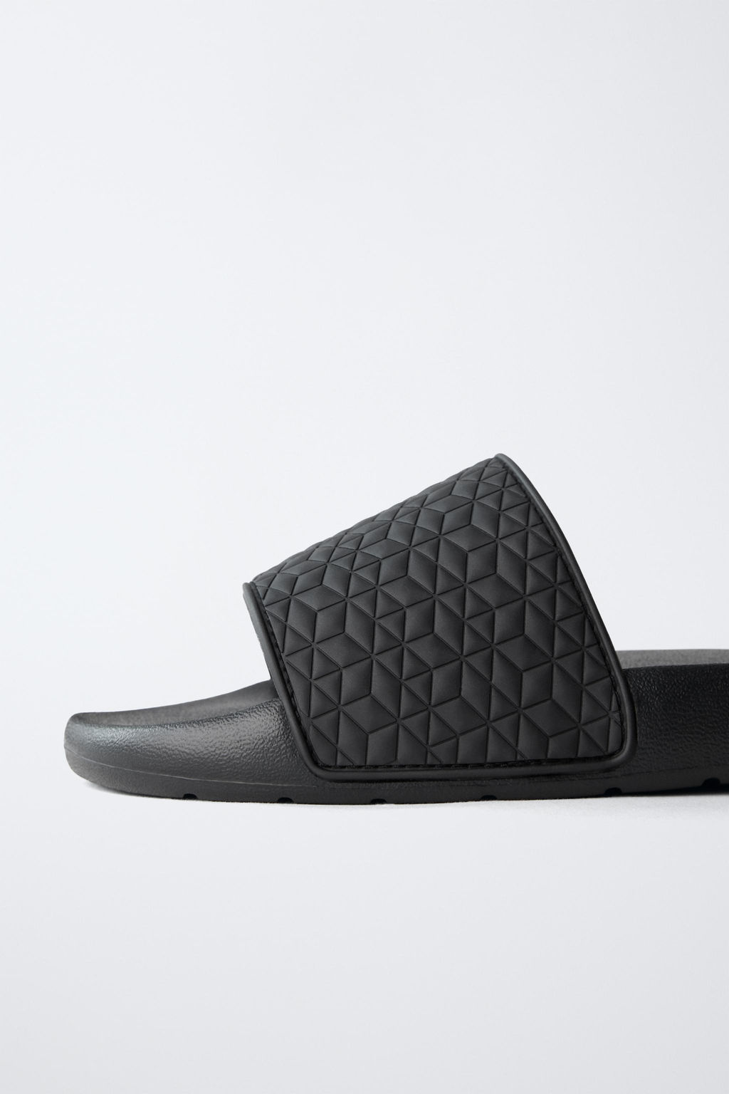 EMBOSSED SLIDERS - Zara фото 6