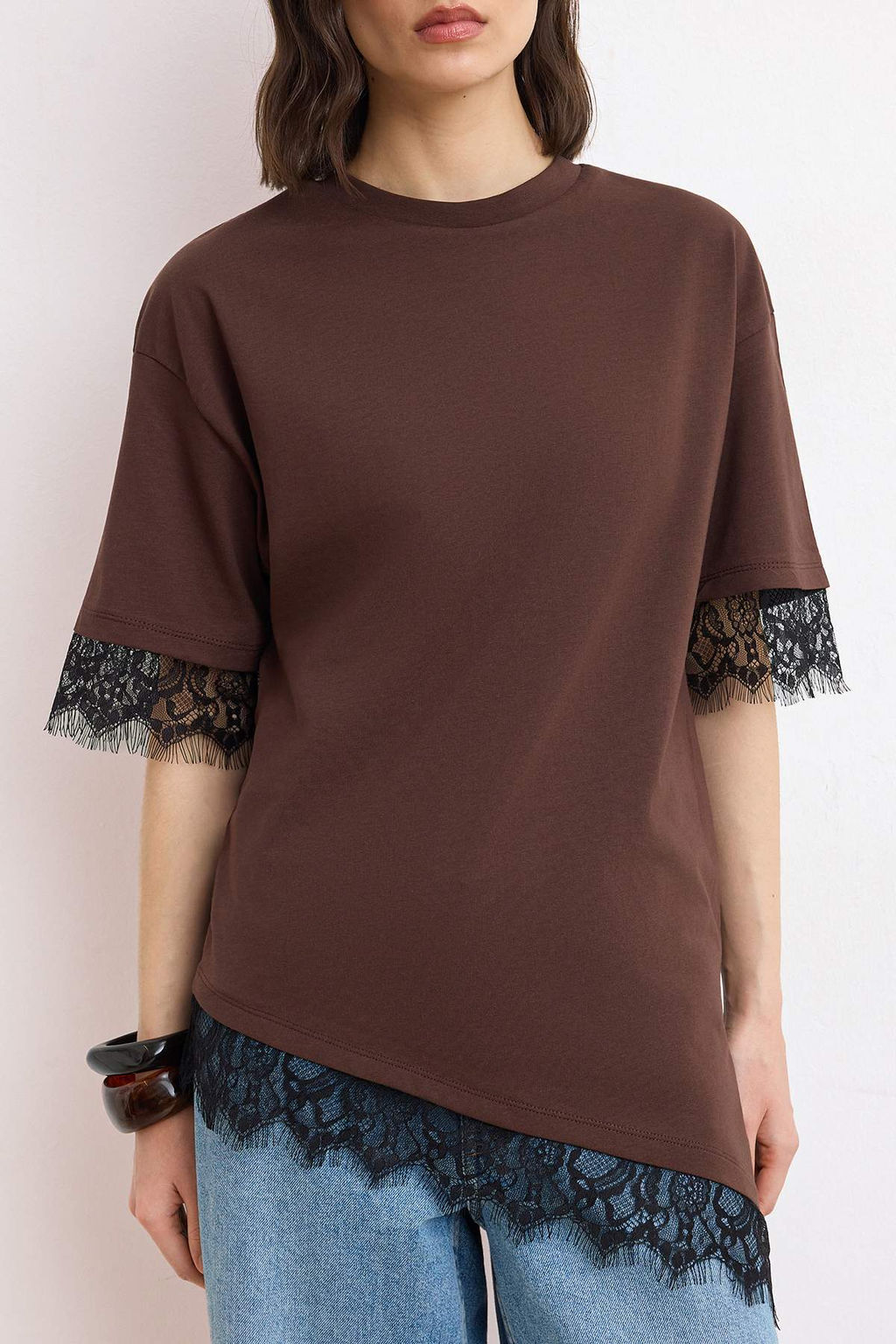 Kahverengi Regular/Normal Kal?p Dantelli Dusuk Kol K?sa Kollu Soft Touch Orme T-Shirt TWOSS26TS00196 - Trendyolmilla фото 3