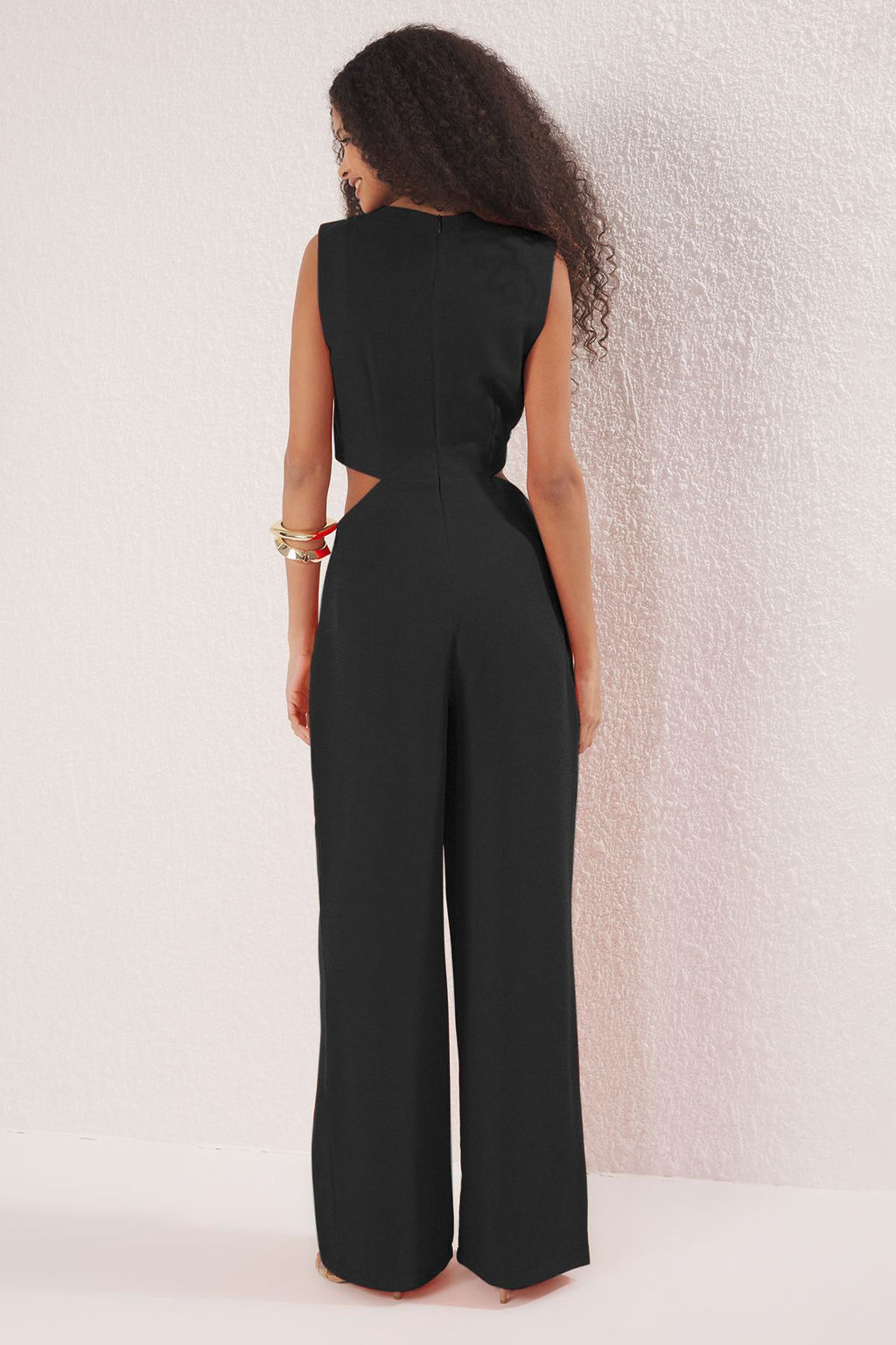 Siyah Cut Out/Pencere ve Toka Detayl? Genis Paca Dokuma Krep Tulum TWOSS25TU00065