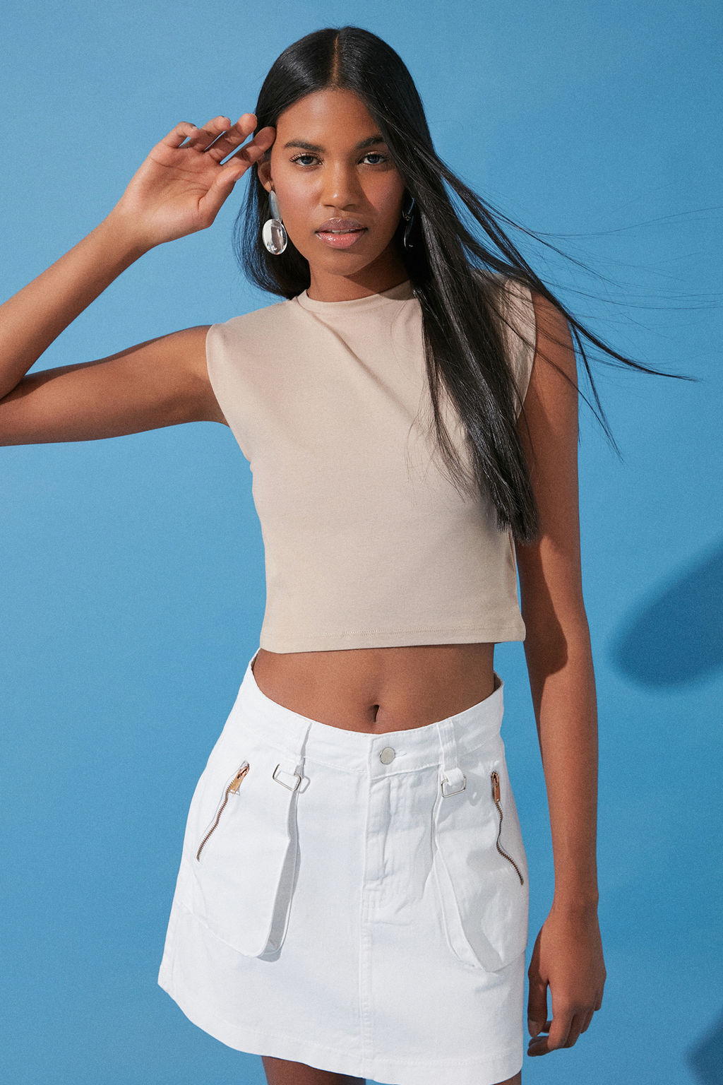 Trendyolmilla Siyah Vatkal? Fitted/Vucuda Oturan Bisiklet Yaka Crop Esnek Orme Bluz TWOSS23BZ00251  фото 30