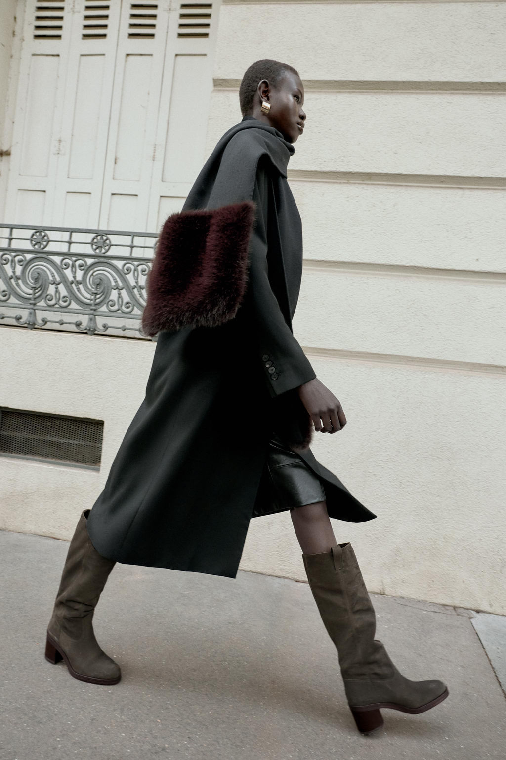 SPLIT SUEDE HEELED KNEE-HIGH BOOTS