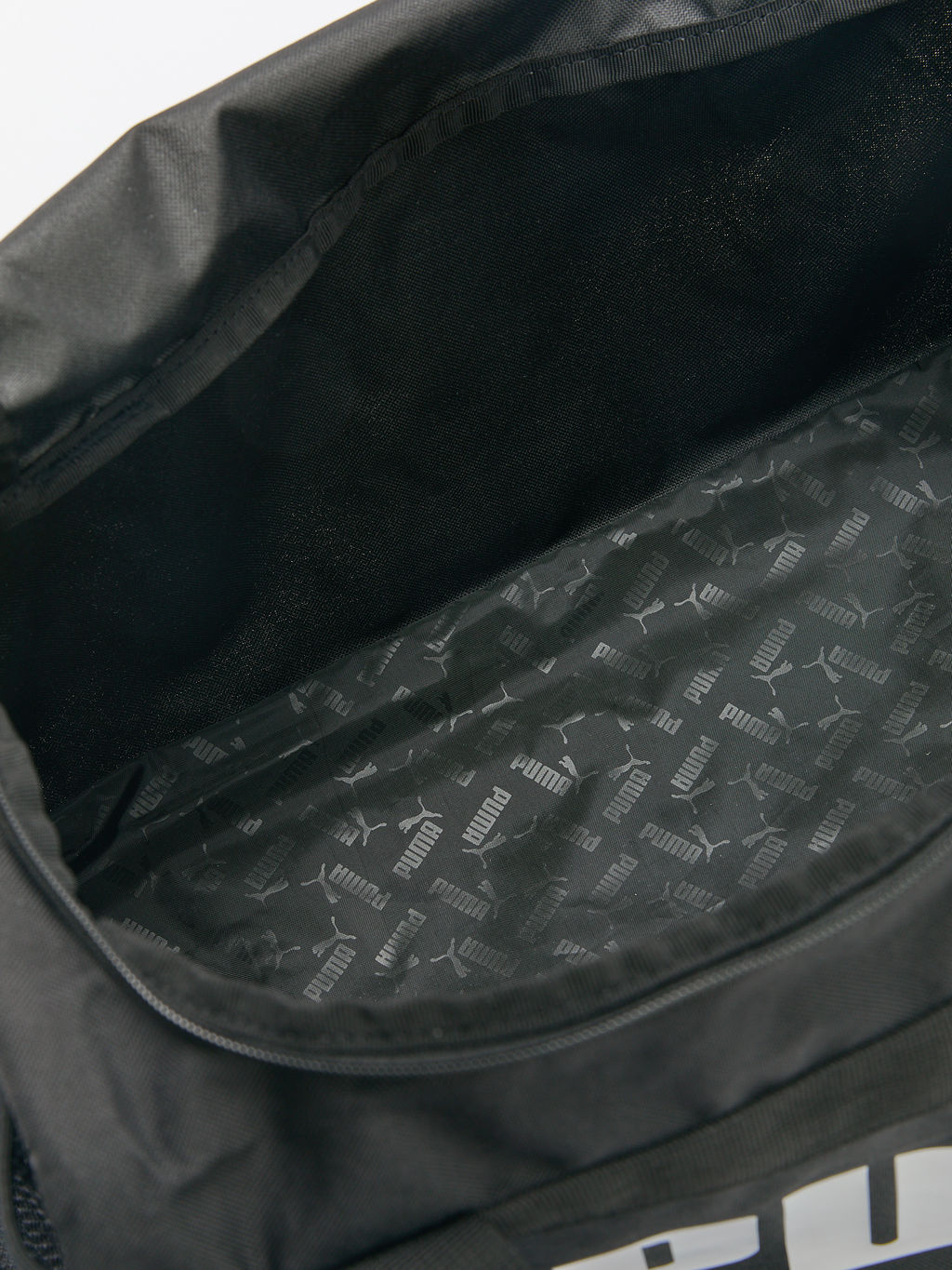 Спортивная сумка PUMA PUMA CHALLENGER Small Sports Bag Артикул 4301796, черный - Gerard henon фото 5