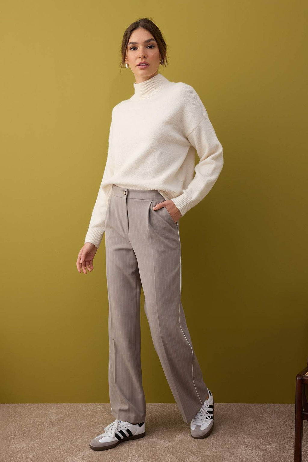 Vizon Cizgili Biye Detayl? Wide Leg/Genis Paca Pantolon TWOAW26PL00044