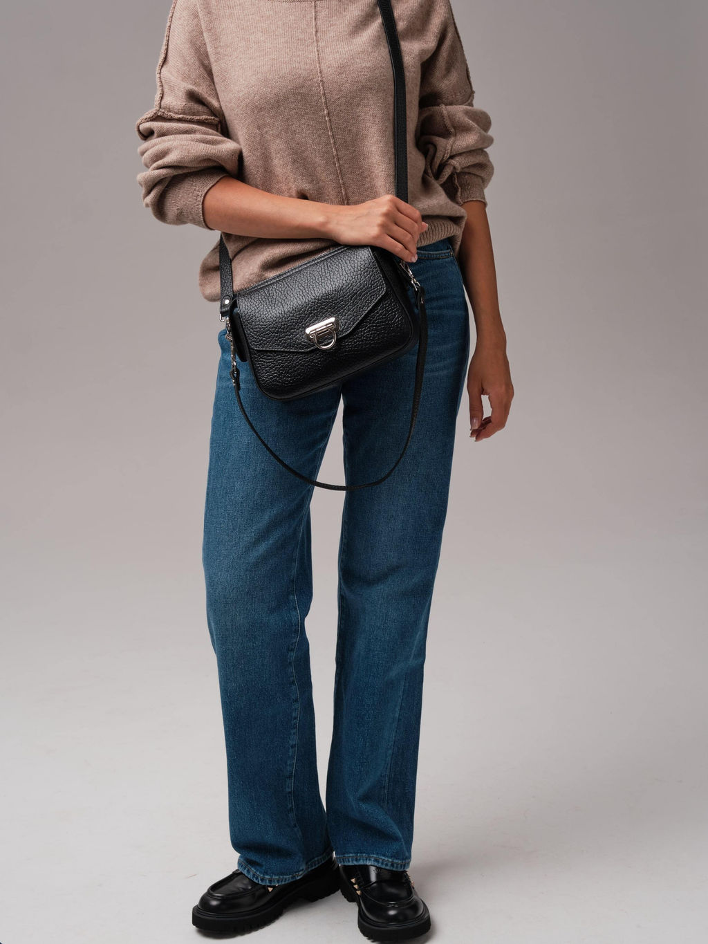 Женская сумка кросс-боди Azaro 3684 черный соло