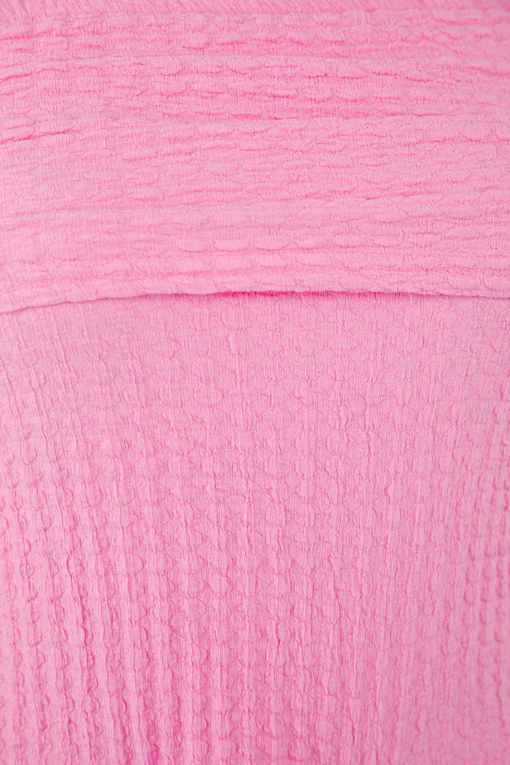 Pembe Dokulu Karmen Yaka Vucuda Oturan Crop Esnek Orme Bluz TWOSS25BZ00602