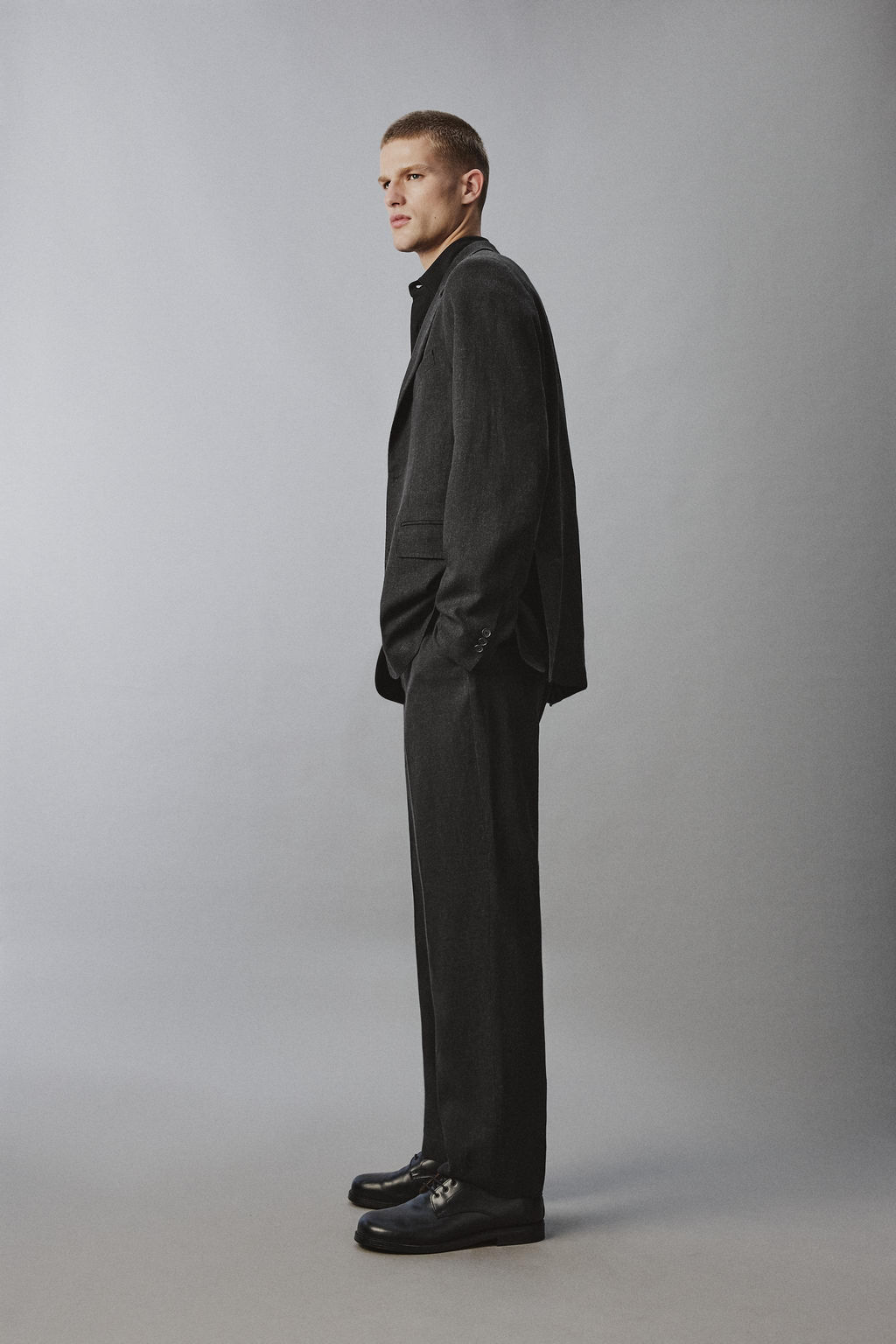 PANTAL?N TRAJE VISCOSA - C??AMO / Negro - Zara фото 4