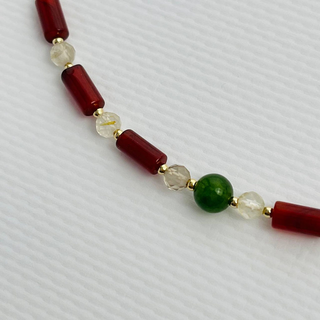 Колье из Сердолика, Рутилового кварца и Нефрита