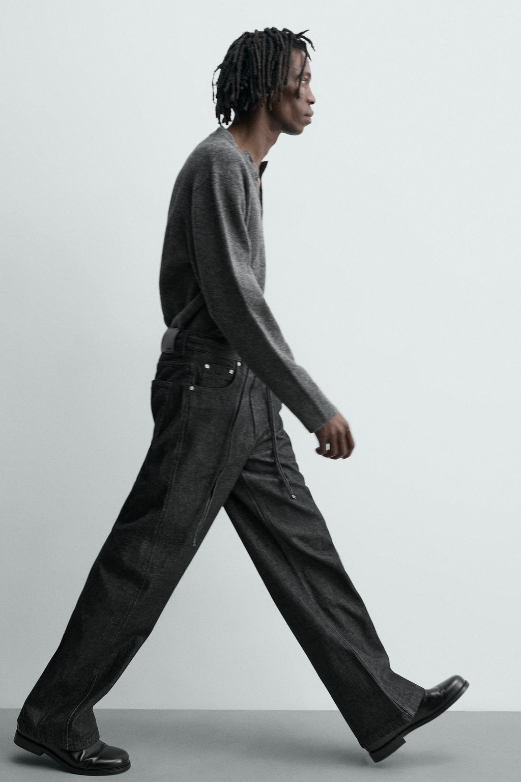 JEANS RELAXED FLARE FIT / Negro - Zara фото 6
