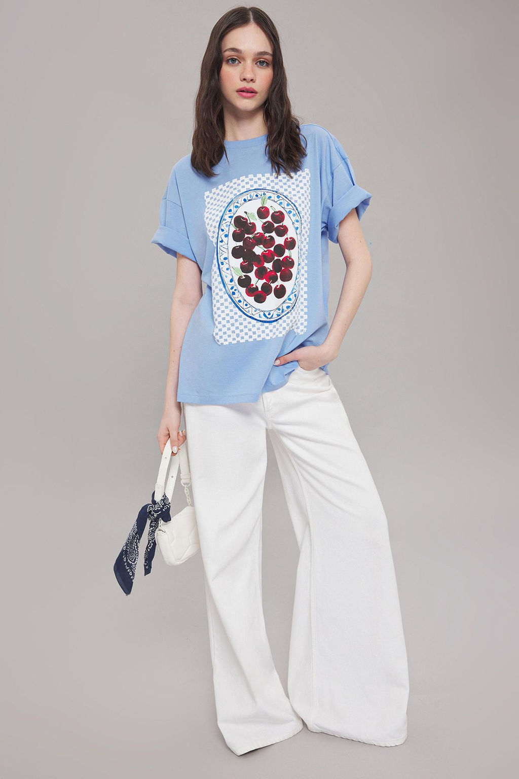 TRENDYOLMILLA Beyaz %100 Pamuk Oversize/Genis Kal?p Bask?l? Orme T-Shirt TWOSS25TS00101  фото 6