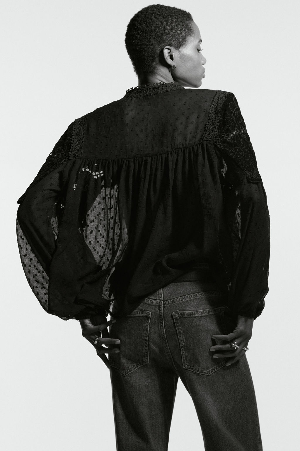 Blusa transparente con detalle de encaje - H&m фото 6