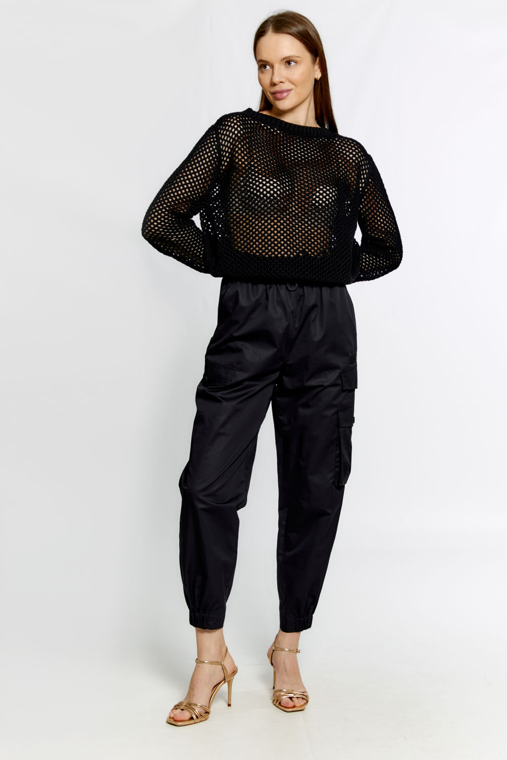 Джемпер из вязаного трикотажа с плетением в виде сетки. Составьте комплект с майкой из Базы.