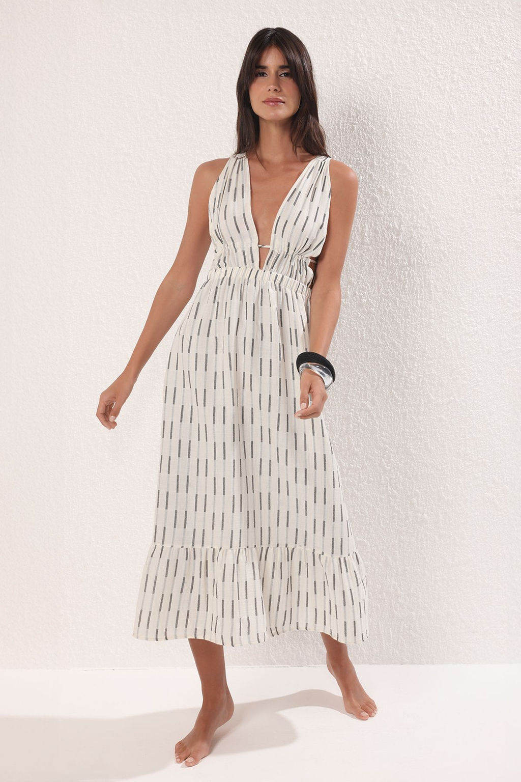 Trendyolmilla Siyah Cizgi Desenli Maxi Dokuma Plaj Elbise TBESS25EL00108