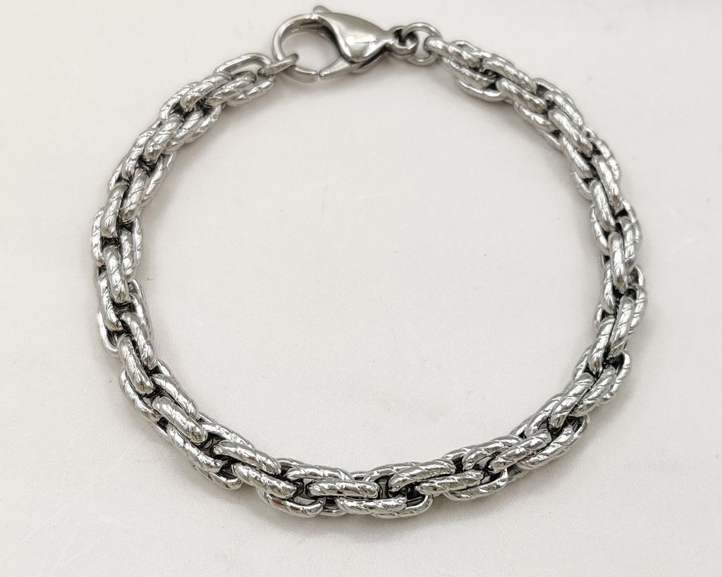 Браслет из стали