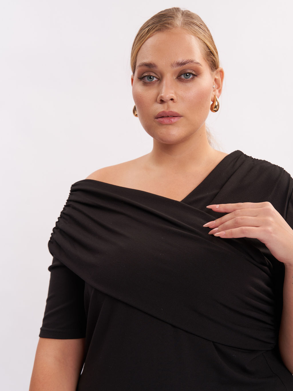 Блузка с драпировкой FU00703BLK01 - Артесса фото 3