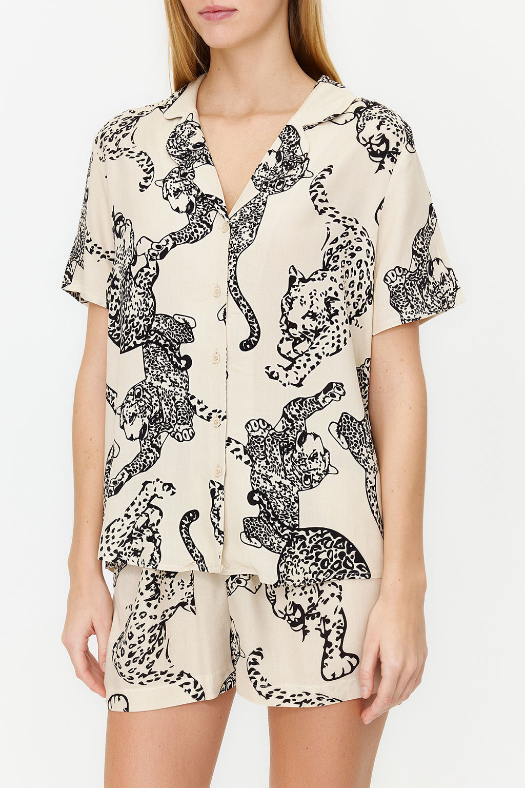 Krem Kaplan Desenli Viskon Sortlu Dokuma Pijama Tak?m? THMSS24PT00011