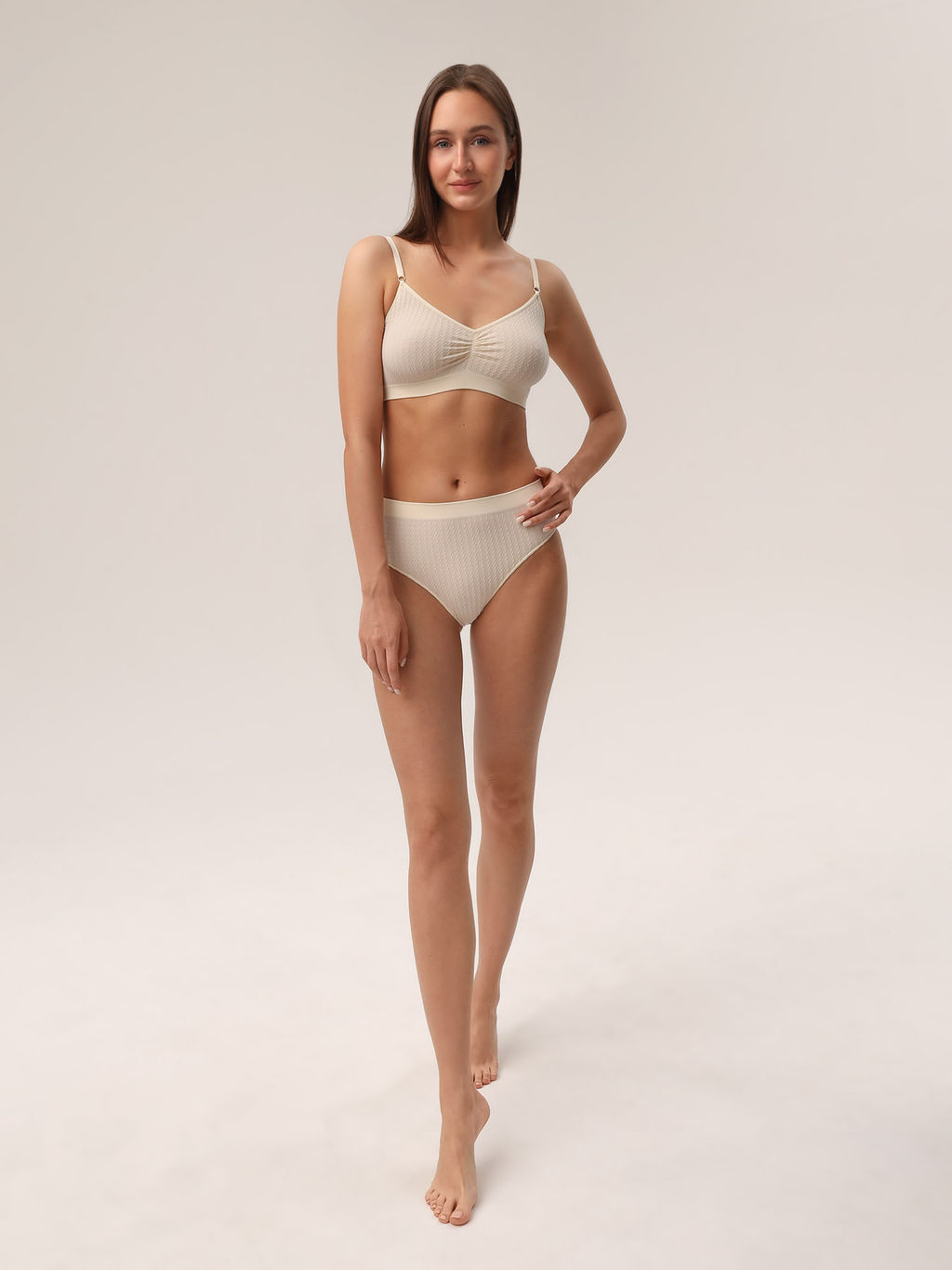 Топ женский на тонких бретелях с плетением цепочка HOME COLLECTION - Rossoporpora фото 51