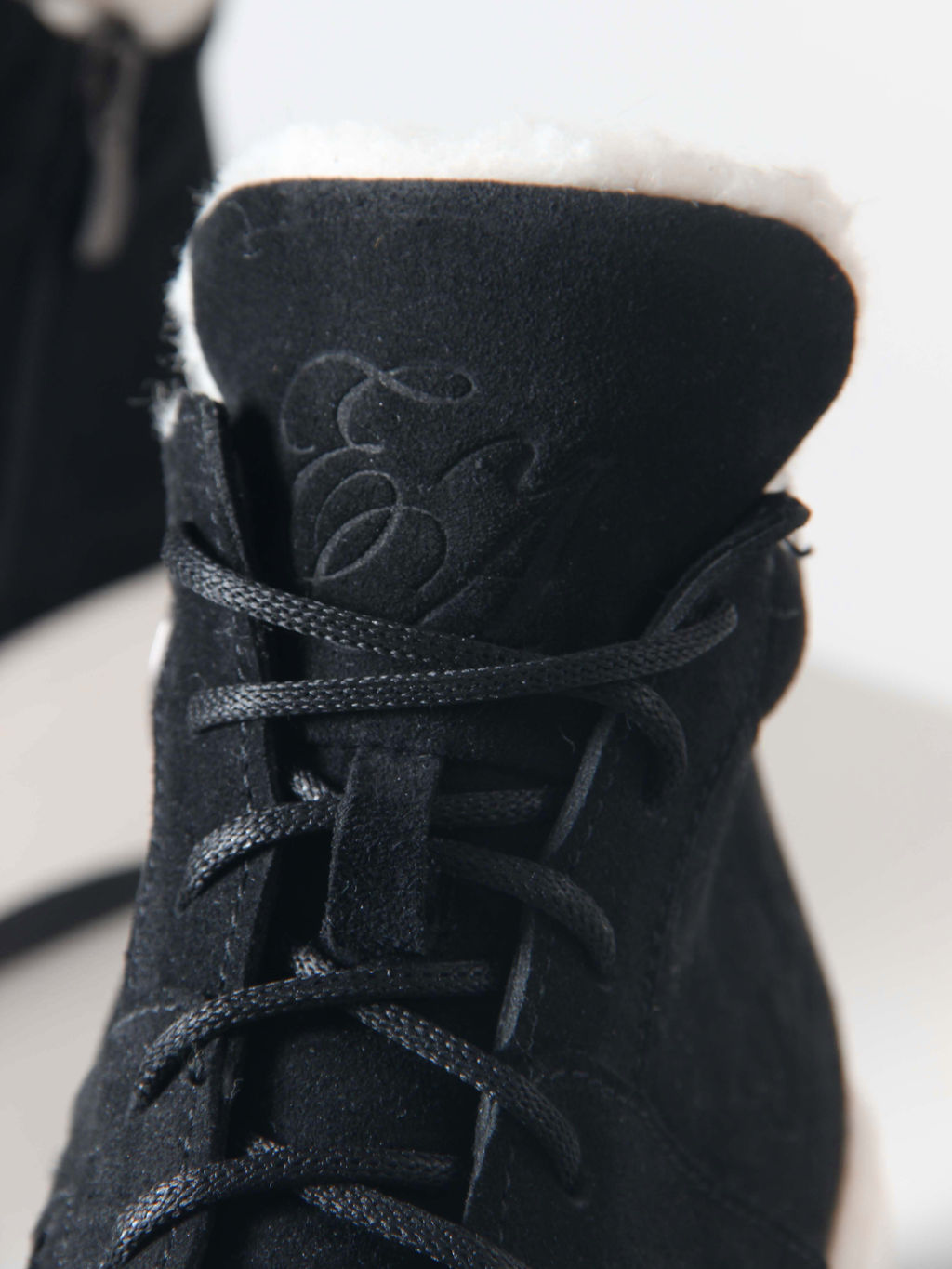 Ботинки 260.windyw. черный замш/Мех