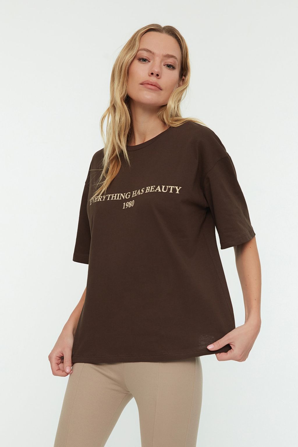 TRENDYOLMILLA Kahverengi %100 Pamuk Slogan Bask?l? Relaxed/Genis Rahat Kesim Orme T-Shirt TWOSS19GH0034  фото 6