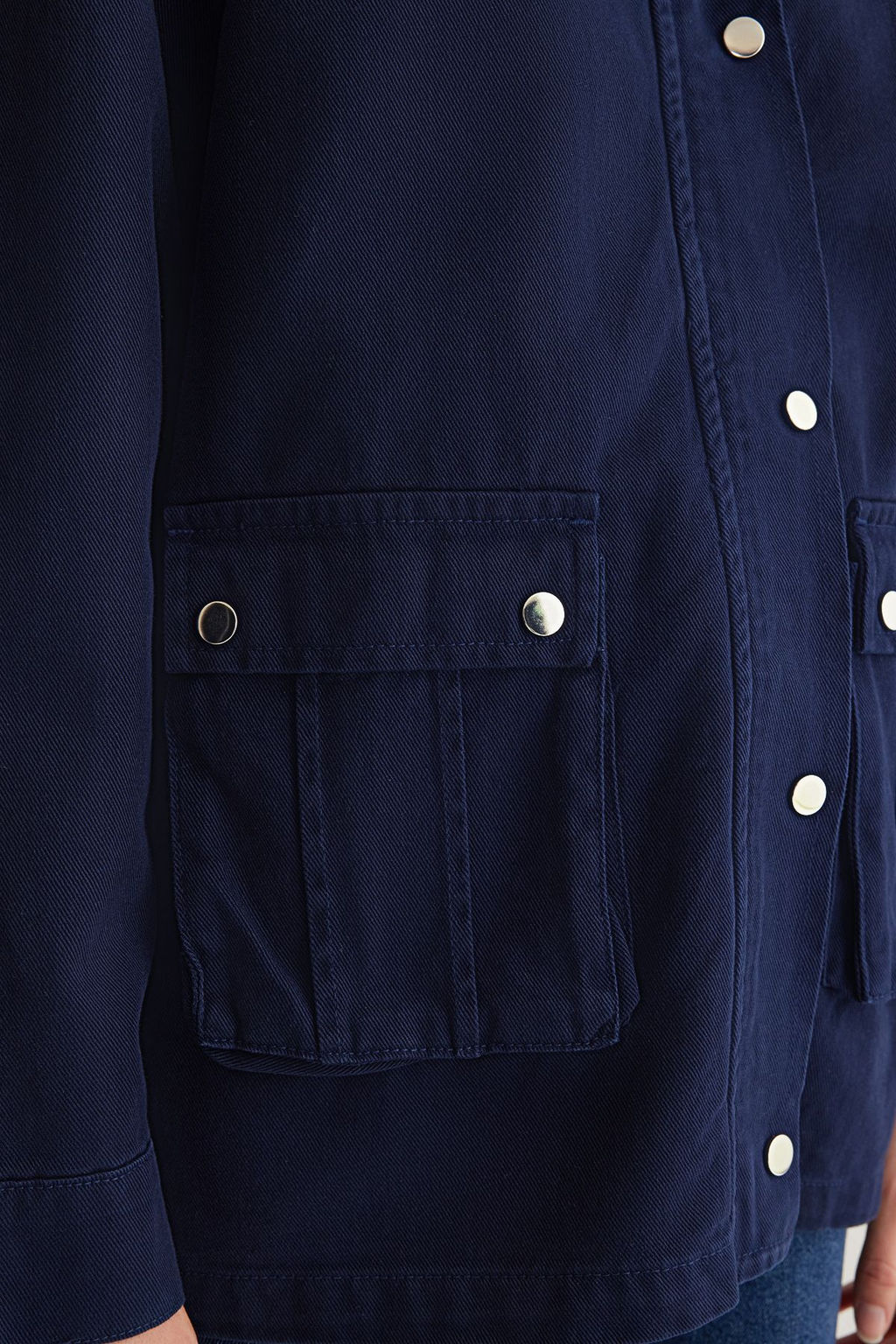 Koyu Mavi Kontrast Suet Yakal? Oversize Denim Gomlek Ceket TWOSS25CE00005 - Trendyolmilla фото 4