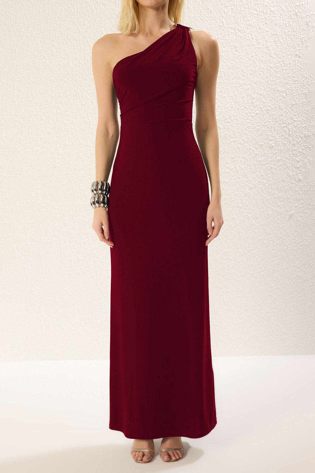 TRENDYOLMILLA Lacivert Aksesuar Detayl? Tek Omuz Orme Maxi S?k Abiye Elbise TPRSS25AE00076 фото 9