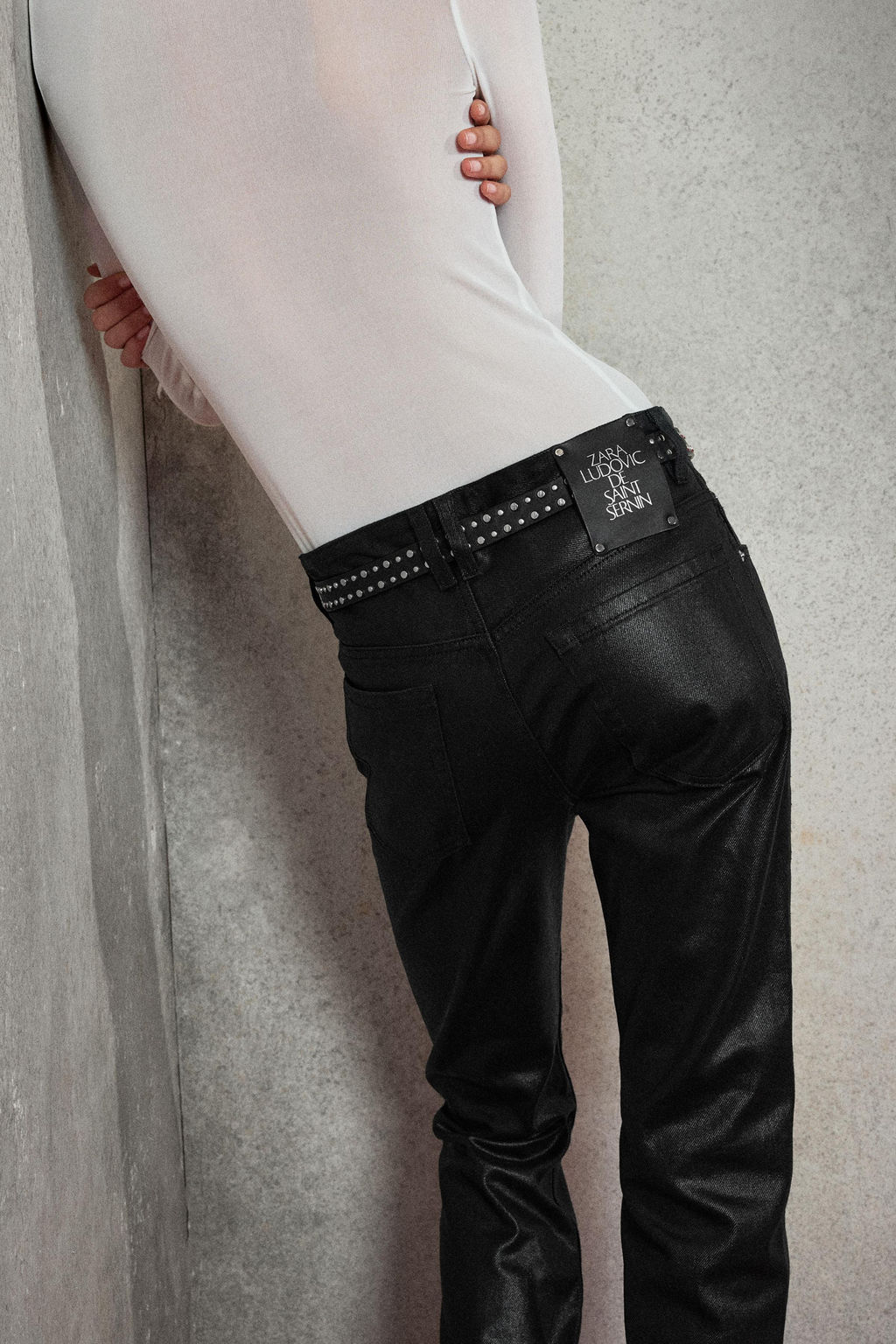 LUDOVIC DE SAINT SERNIN x ZARA WAXED LOW-RISE BOOTCUT JEANS фото 2