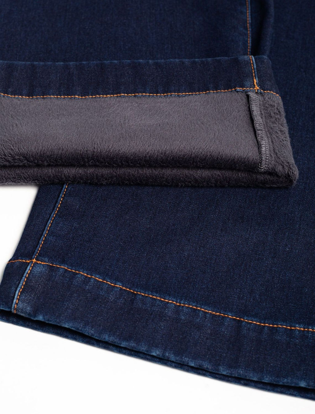 Джинсы-трубы из эластичного денима на флисе