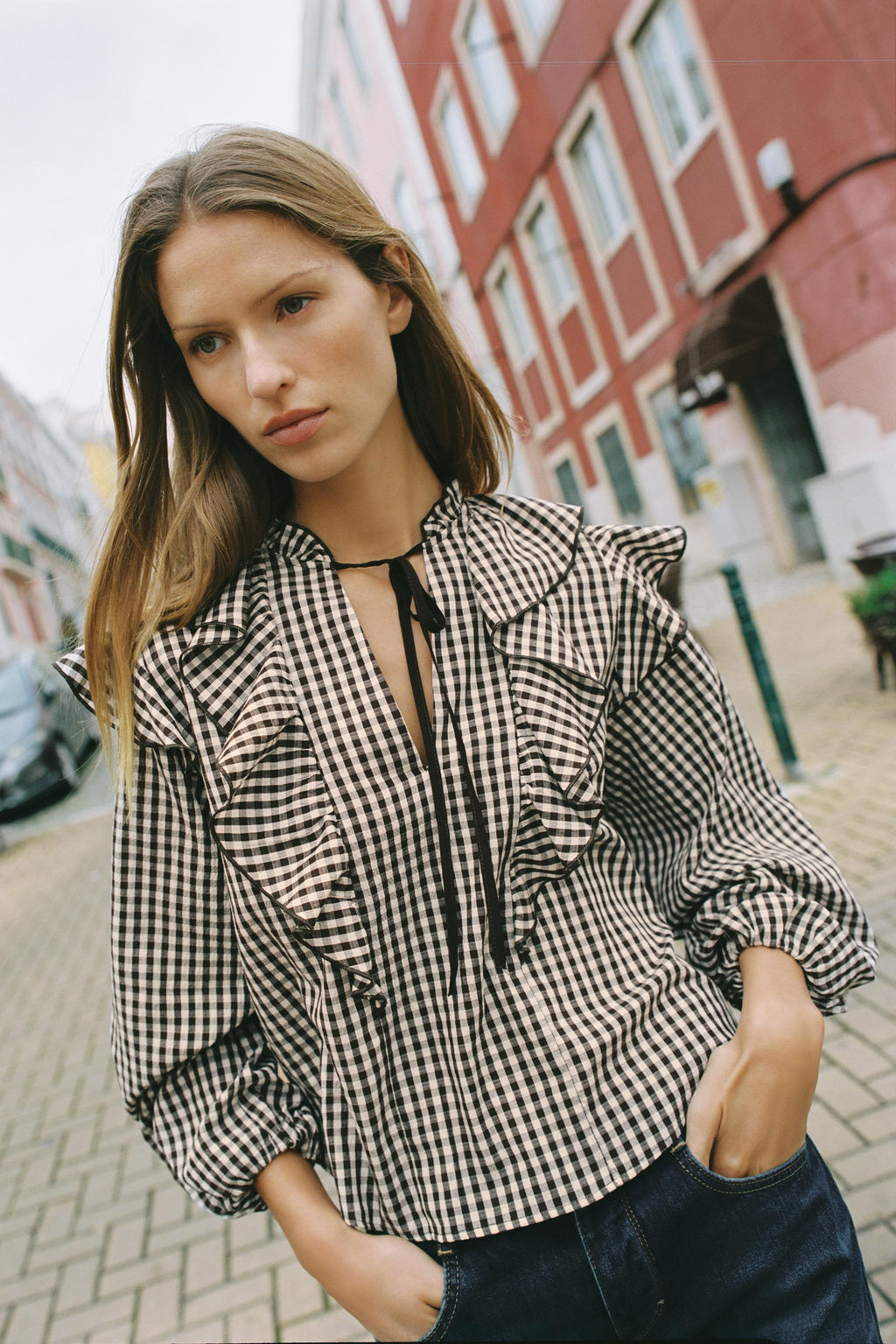 RUFFLED GINGHAM BLOUSE - Zara фото 11