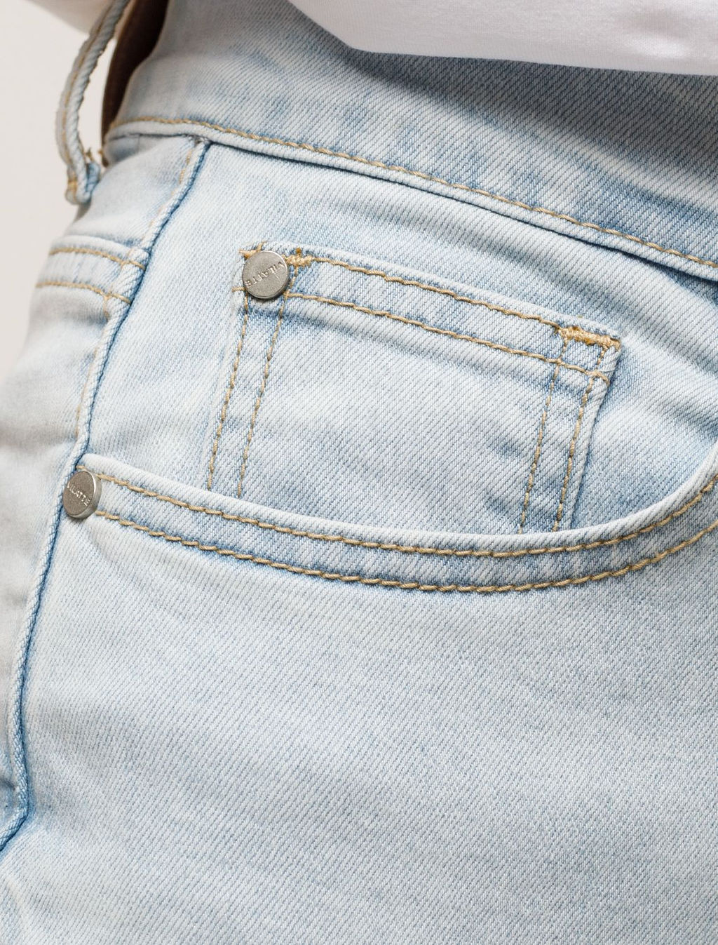 D54.085 Джинсы женские голубой