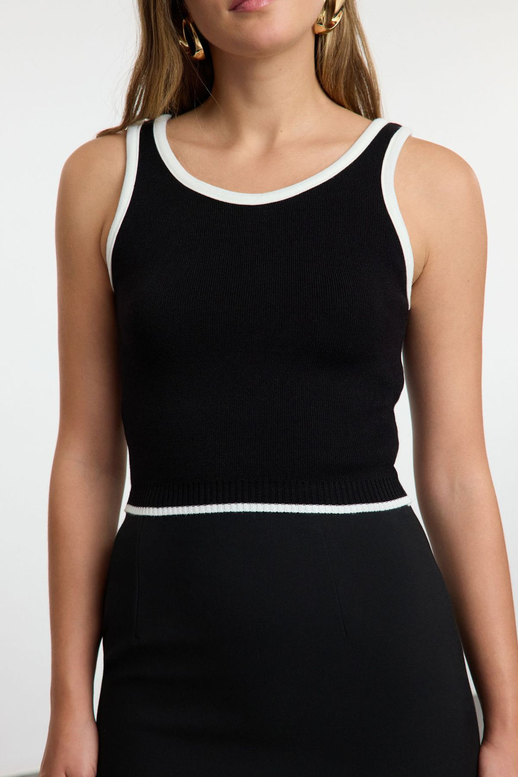 TRENDYOLMILLA Siyah Renk Bloklu Triko Bluz- H?rka Tak?m TWOAW25HI00058 фото 11