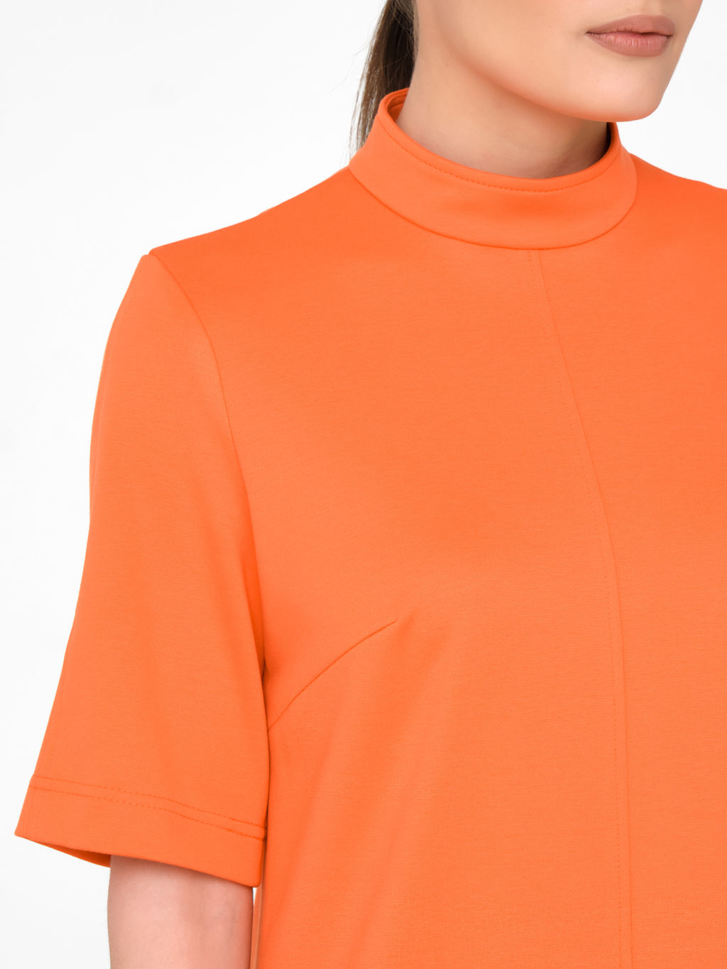 Платье прямого силуэта