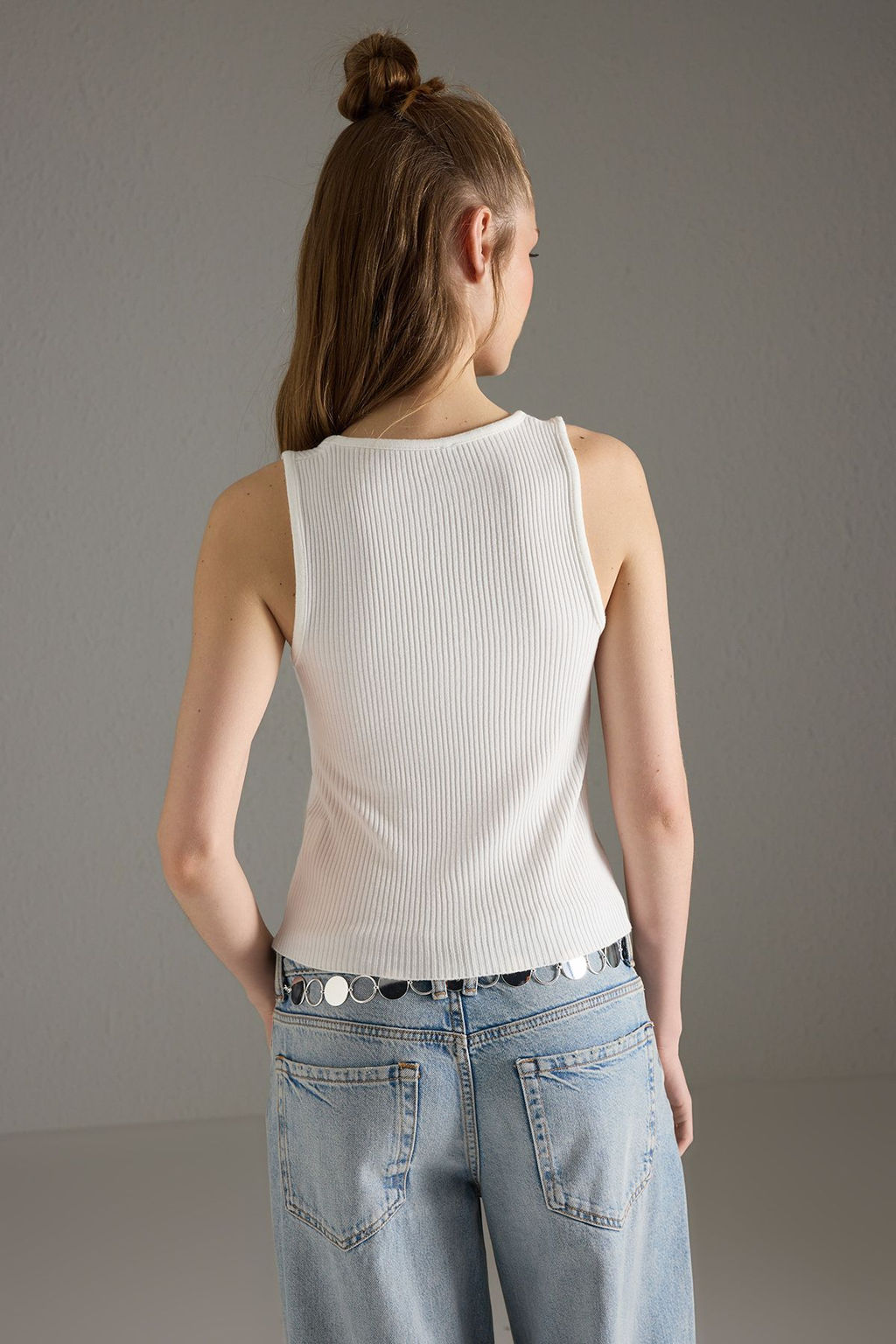 Trendyolmilla Ekru Crop Kare Yaka Fermuarl? Triko Ince Bluz TWOSS25BZ00295