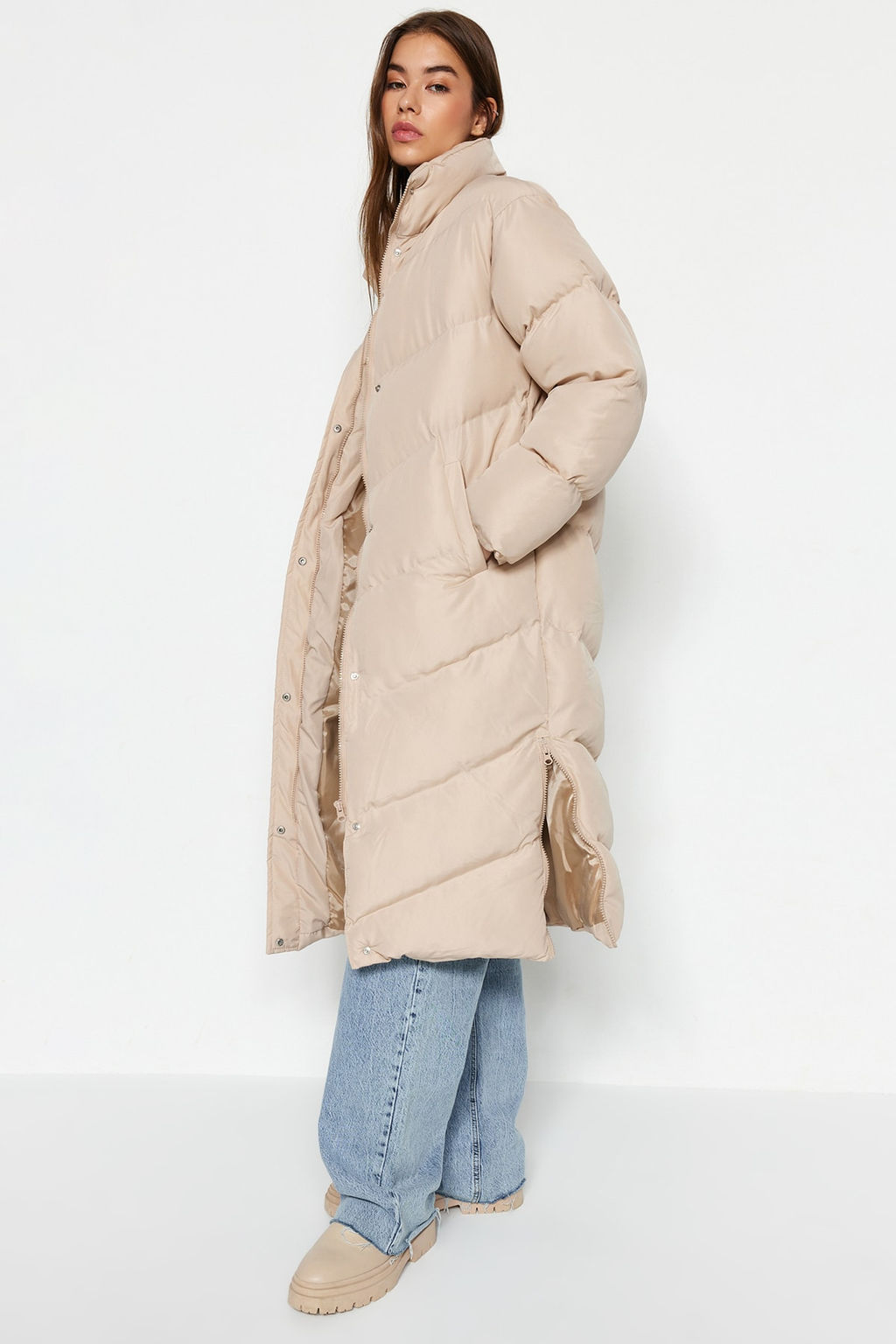 TRENDYOLMILLA Bej Regular Yandan Fermuar Detayl? Su Itici Uzun Sisme Mont TWOAW24MO00049 фото 12