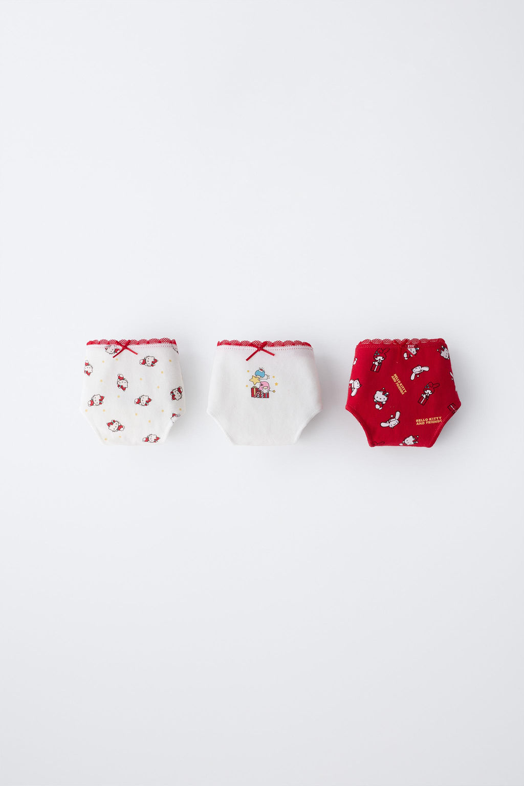 AGES 6-14 / THREE-PACK OF HELLO KITTY  SANRIO BRIEFS