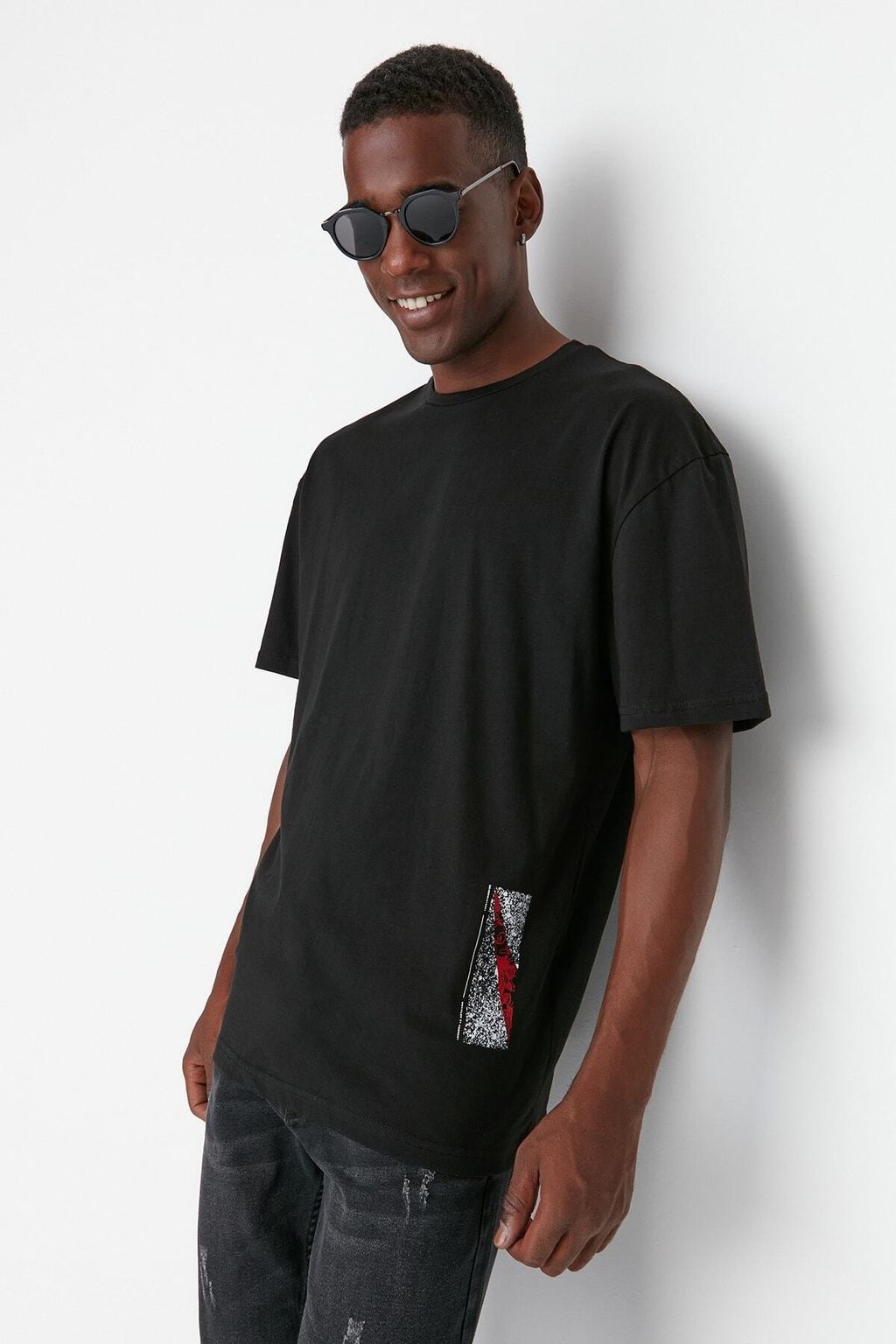 TRENDYOL MAN Siyah Oversize/Genis Kesim K?sa Kol Yaz? Bask?l? %100 Pamuklu T-Shirt TMNSS21TS1064 - Trendyolmilla фото 5