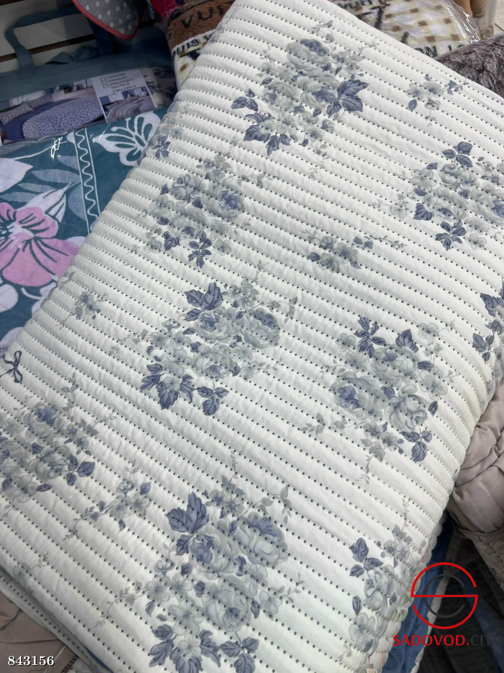 Покрывало на кровать с принтом