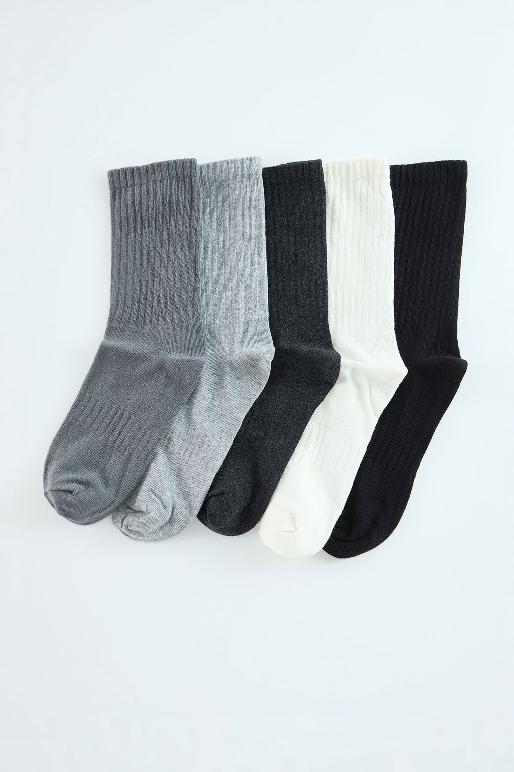TRENDYOL MAN Beyaz Unisex 5li Paket Pamuklu Dokulu Kolej/Orta Boy Corap TMNAW25CO00011