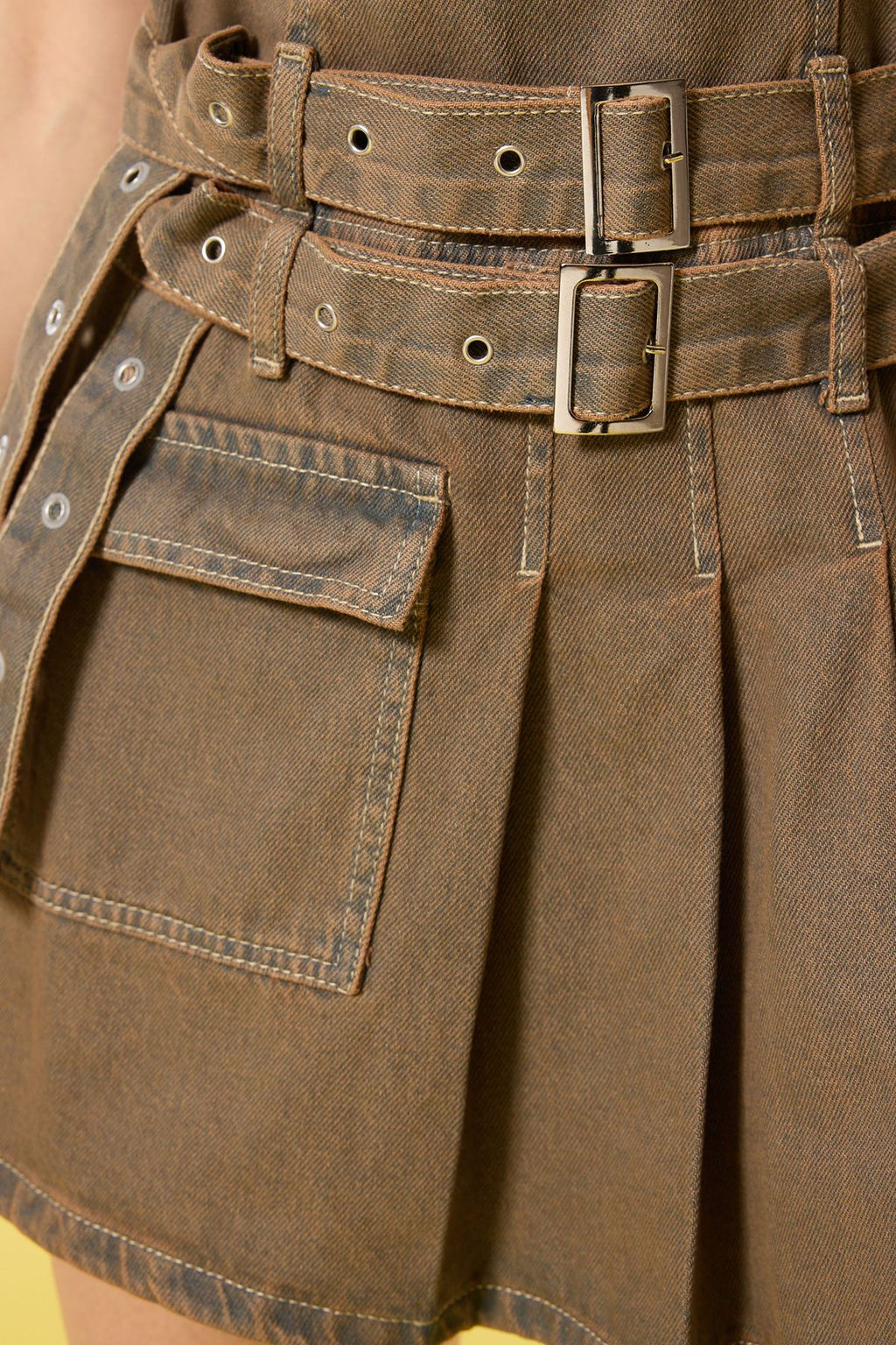 TRENDYOLMILLA Kahverengi Kemerli Cep Detayl? Pileli Mini Denim Elbise TWOSS25EL00172 фото 3